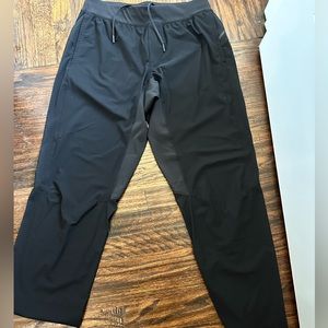 Lululemon mens bottoms size L